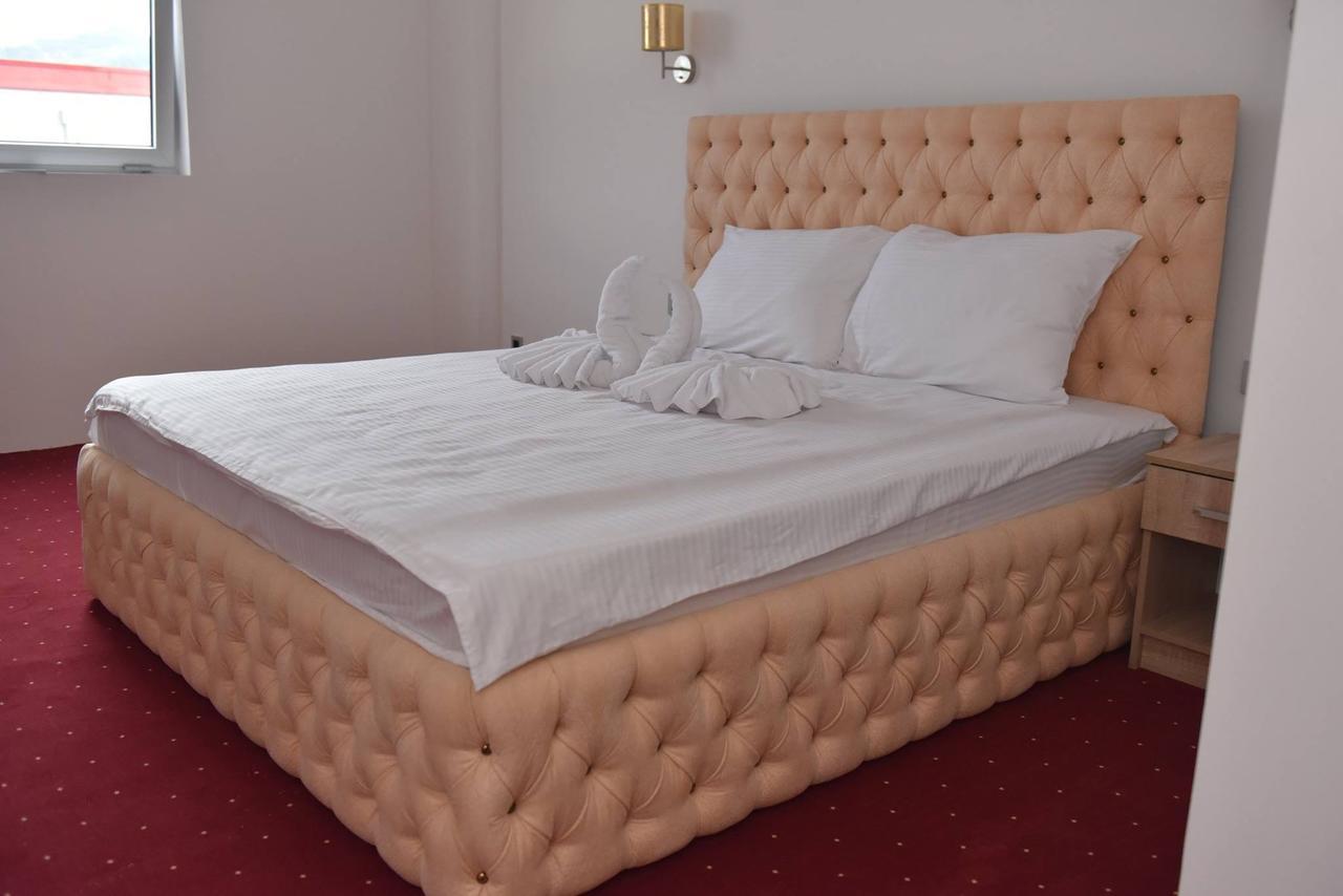Prenociste Bis Hotel Prijepolje Bagian luar foto